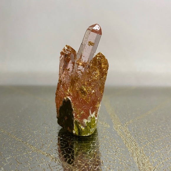 [❌]  Light pink crystal cluster with gold flakes inside 💖 - Picture 8 of 16